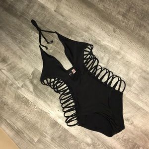 👽BLACK SEXY BRAZILIAN CUT ONE PIECE ✖️✖️✖️🍒